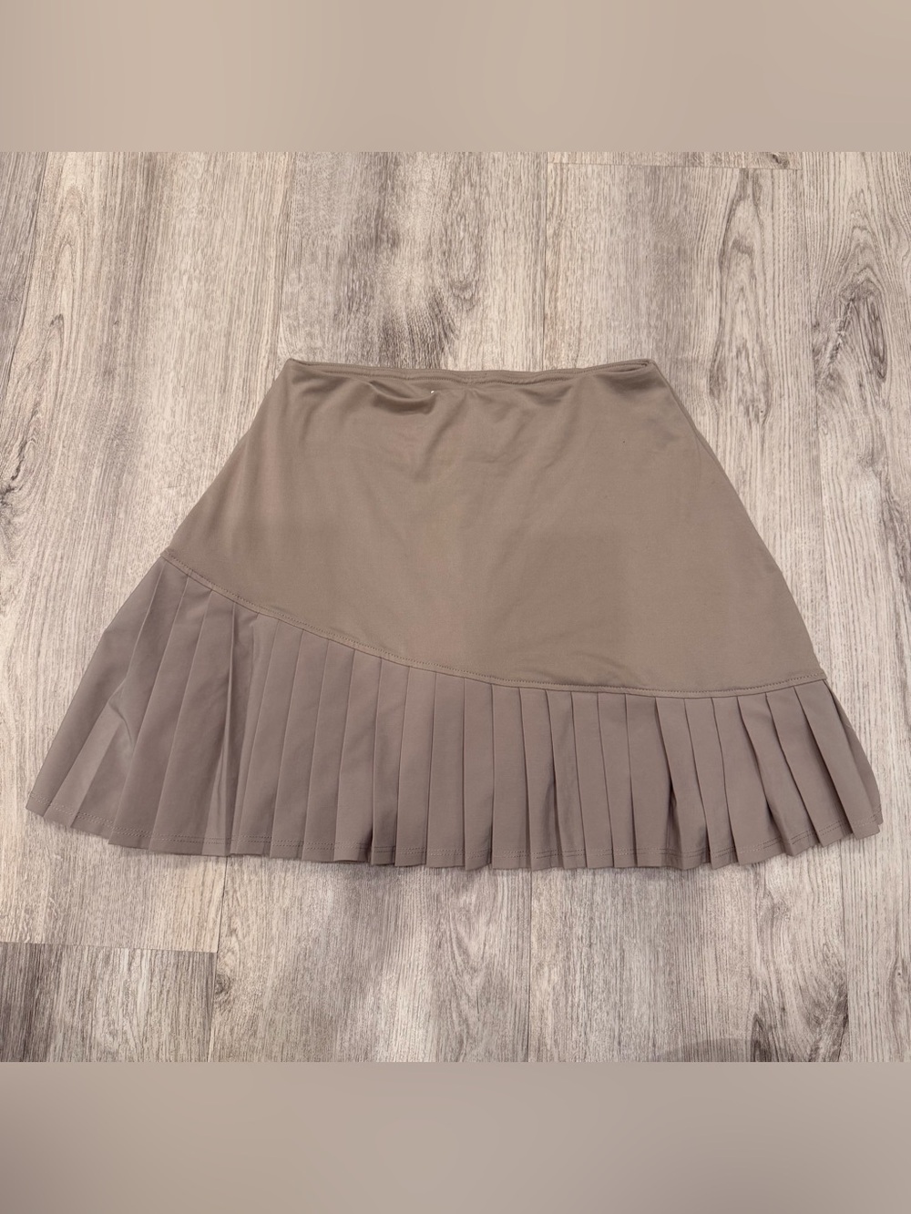 Soybu Taupe Pleated Athletic Skort Size Small Tennis Golf Pickleball - Picture 2 of 3